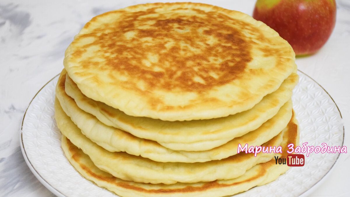 Нежные лепешки с яблочной начинкой: быстро и вкусно