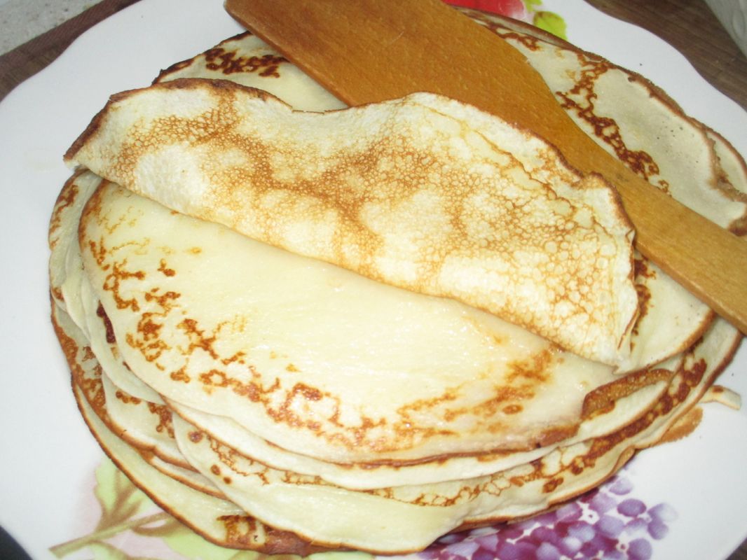 Нежные блины на кефире с манкой — быстро и вкусно