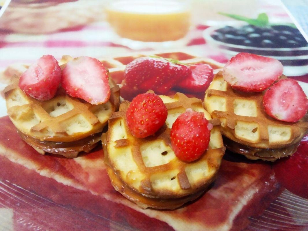 Венские вафли с вареным сгущенным молоком: мягкие и ароматные угощения из духовки