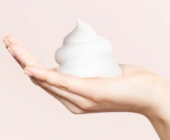 Пена для бритья: неожиданный помощник в уборке