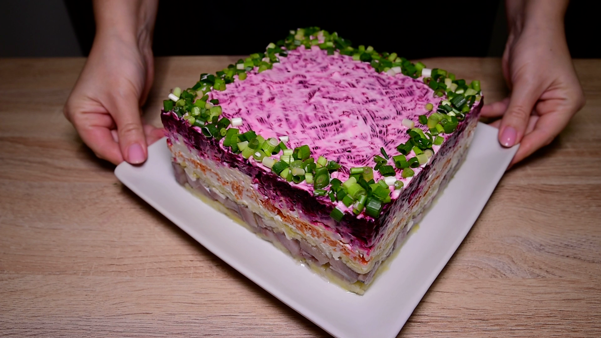 Загадочная история селедки под шубой: две версии, которые удивят