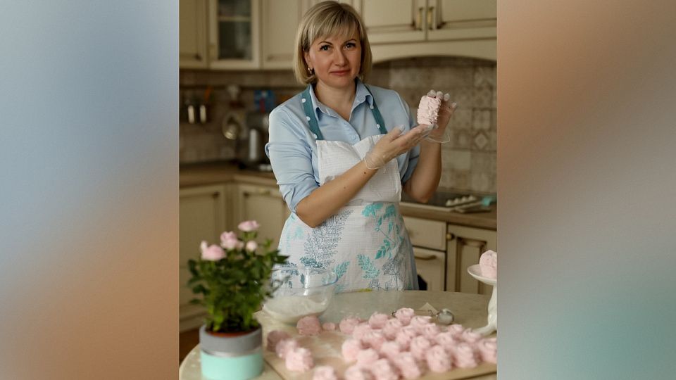 Зефирный мастер: как борисоглебская рукодельница создает сладкие шедевры