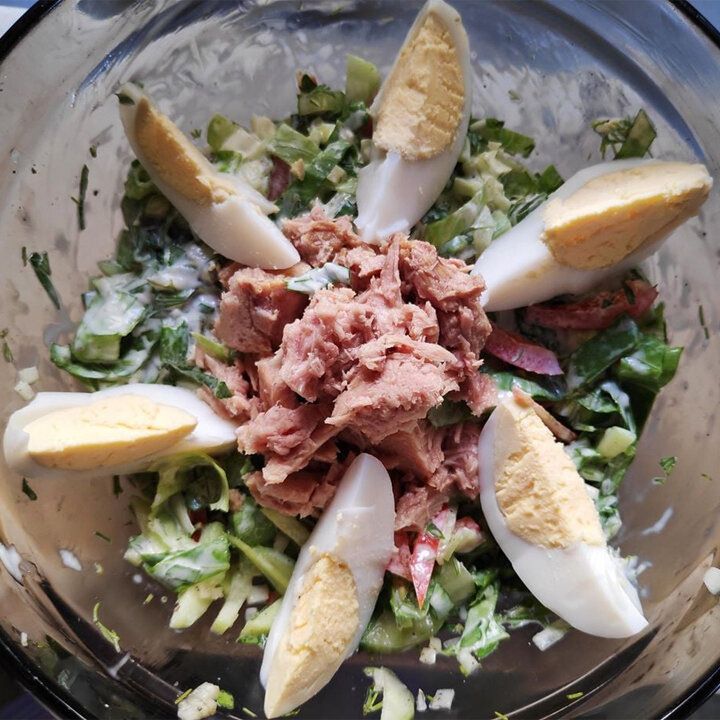 Лёгкий салат с тунцом