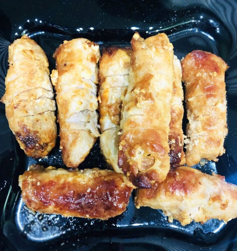 Нежные рулеты из свинины с ароматным чесноком