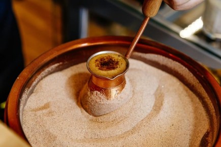 Кофе на песке: искусство заваривания, меняющее восприятие