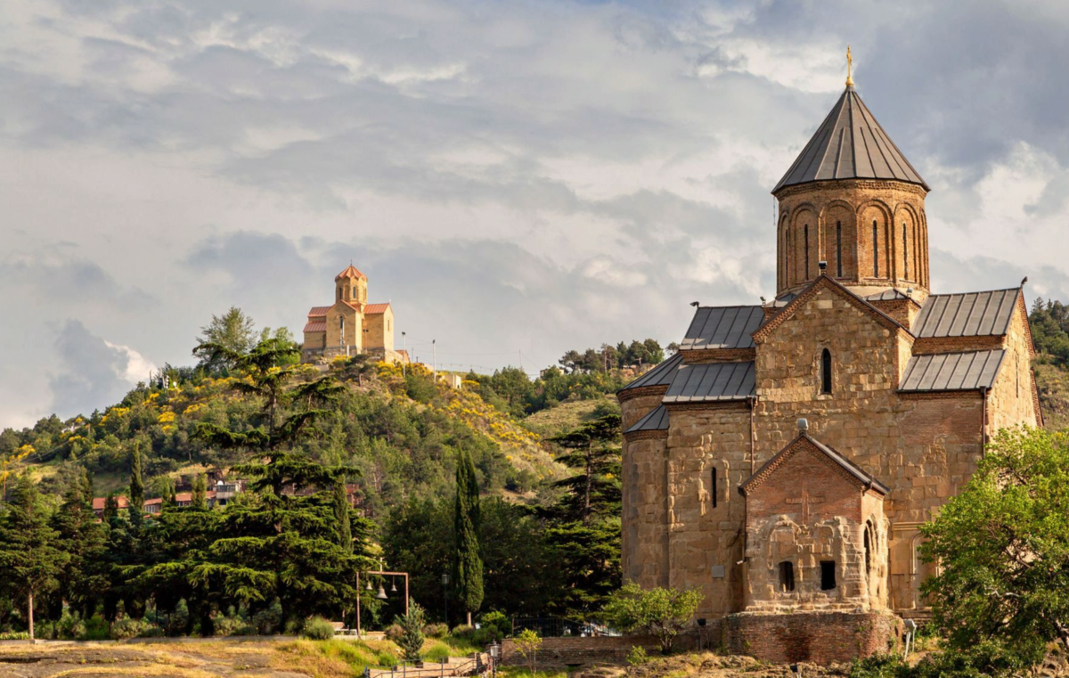 Тайна грузинского храма, вырастившегося из скалы