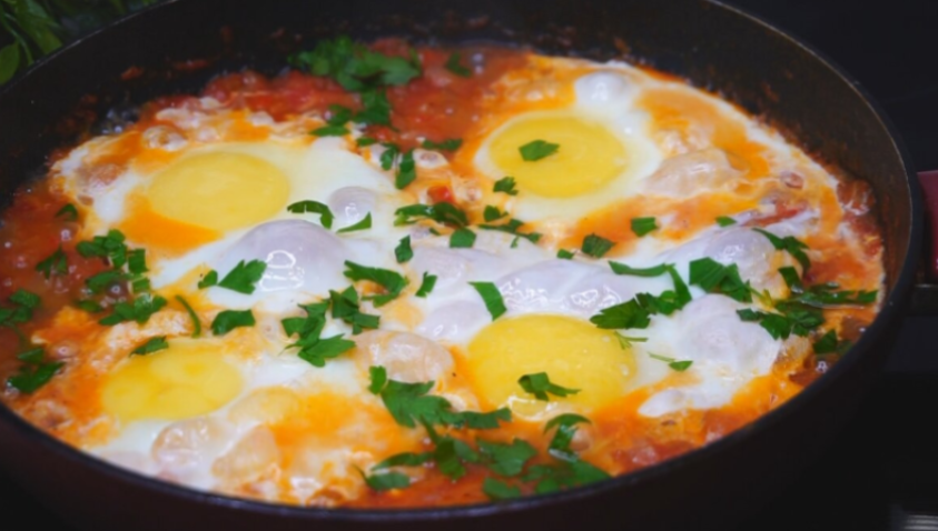Шакшука: Быстрый и Вкусный Завтрак, Который Нельзя Пропустить