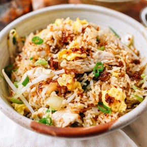 Жареный рис с курицей и соусом XO: создайте ресторанное блюдо на своей кухне