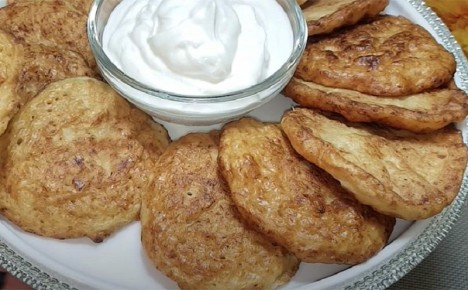 Невероятные оладьи из фарша и кефира за 10 минут: быстро и вкусно