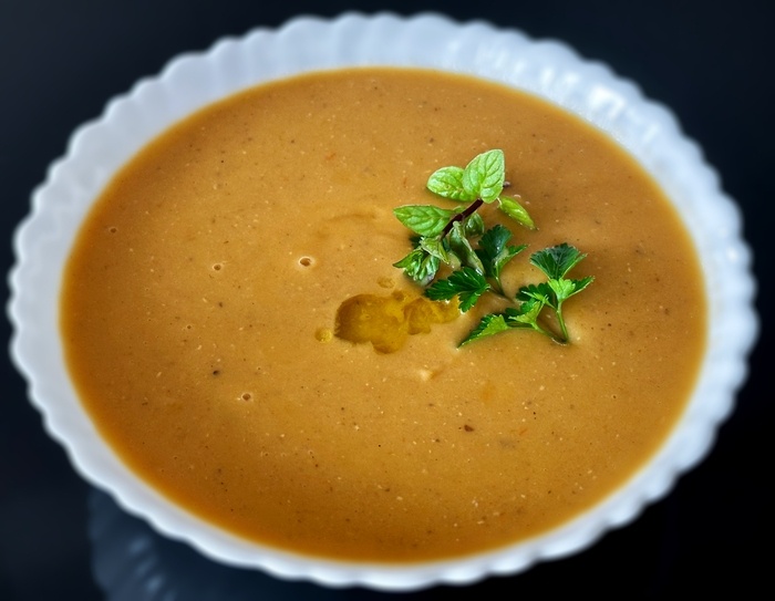 Пробуйте нежный суп-пюре из чечевицы: полезно и вкусно