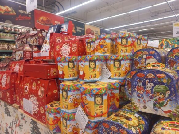 Цена, упаковка и состав: как выбрать идеальный сладкий подарок на Новый год для ребёнка