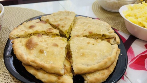 Тонкие пироги с картофелем и сыром: идеальный обед для всей семьи