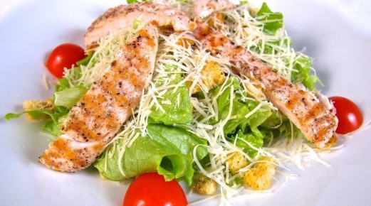 Как приготовить идеальный салат Цезарь с курицей
