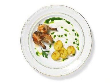 Кулинарный шедевр: Курица с йогуртовым соусом, лимоном и кунжутом