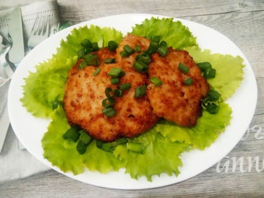 Сочные мясные оладьи с манной крупой: простой и вкусный рецепт