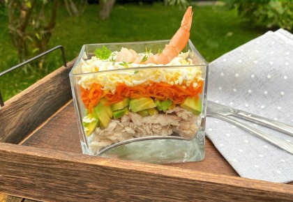 Новый салат-коктейль: как удивить гостей вкусом и креативом