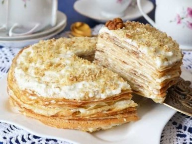 Необычный блинный торт с творожным кремом для весёлого застолья