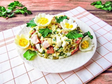 Салат из печени трески и яйца: идеальный перекус для вашего стола