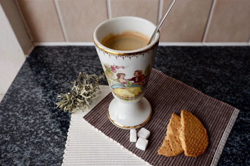 Мазагран: как этот уникальный напиток и посуда становятся символом кофейной культуры