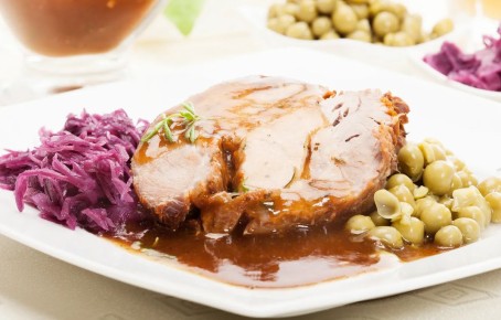 Секреты запеченного мяса в рукаве: как удивить гостей невероятным ужином