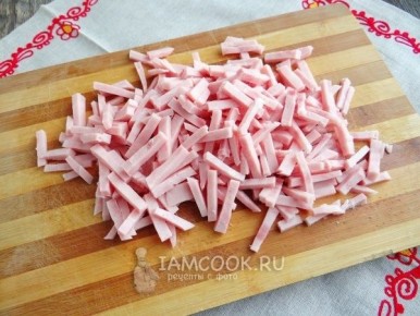 Удивительный салат на каждый день: быстро, вкусно и празднично