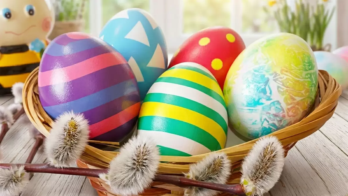 Оживите Пасху: Красим яйца к празднику по новым методам