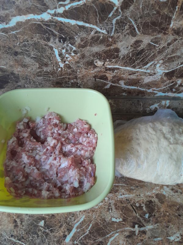 Чебуреки: секреты хрустящей корочки и сочной начинки