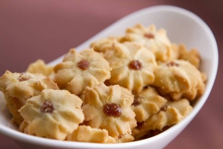 Порадуйте близких домашним курабье: простой рецепт с джемом