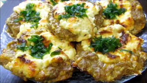 Мясные ватрушки, которые ускользают со стола за считанные минуты