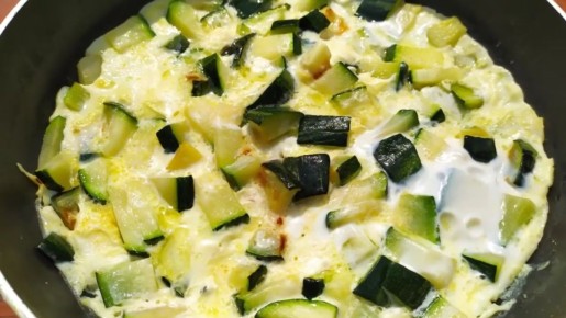 Легкий весенний омлет с кабачками: вкусный завтрак на каждый день