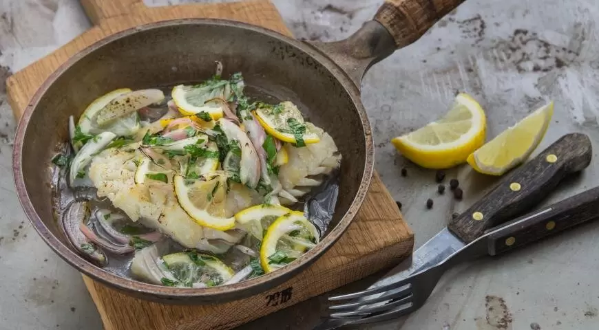 Жареная треска с маринованным лимоном