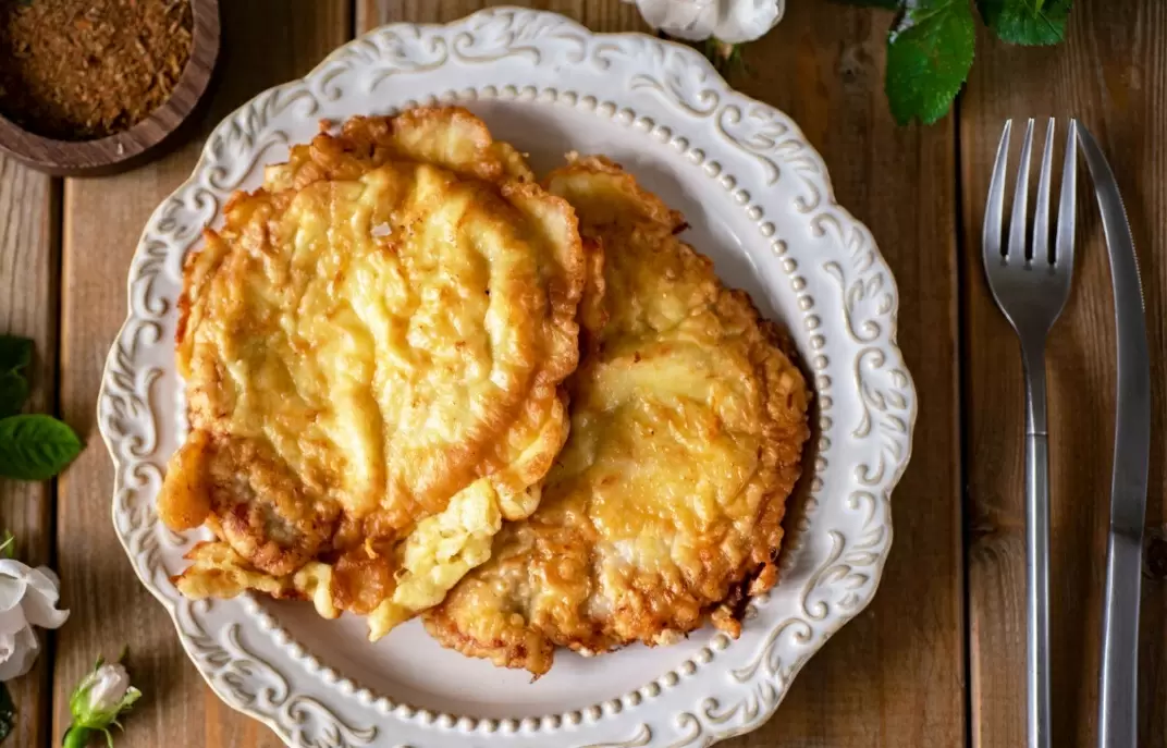 Аппетитное мясо в сырном кляре