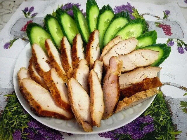 Сочная куриная пастрома: легкий и быстрый рецепт на каждый день