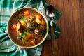 Вкусные идеи для ужина: тушеный картофель с курицей