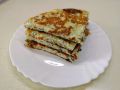 Сытный завтрак: творожные лепешки с сыром и зеленью