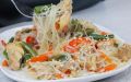 Как сделать фунчозу с курицей и овощами: раскройте секреты азиатской кулинарии
